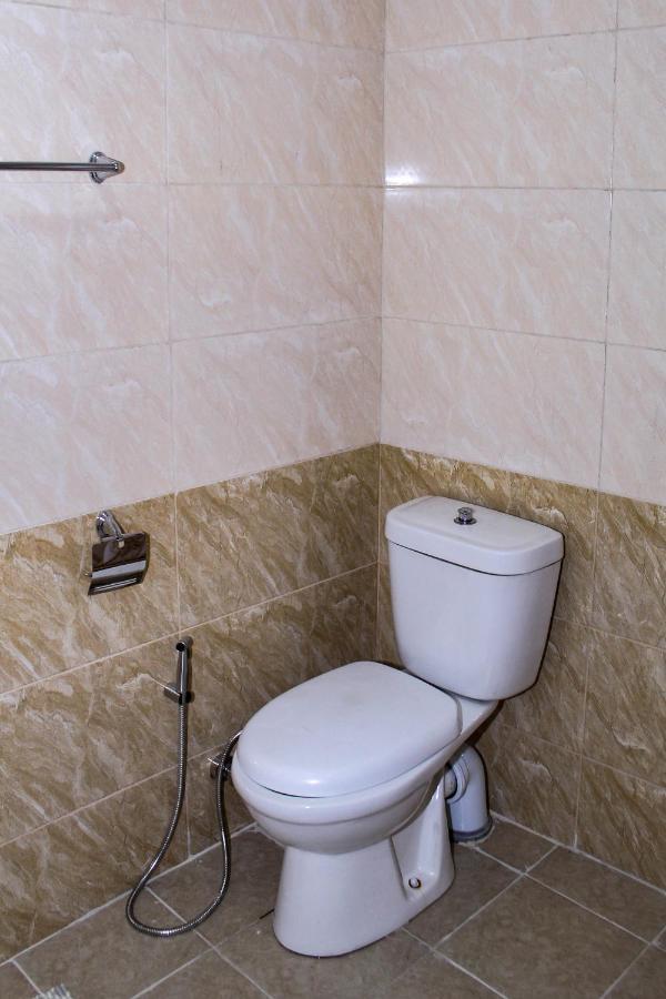 Bee Lucky Hostel And Tours Ереван Экстерьер фото