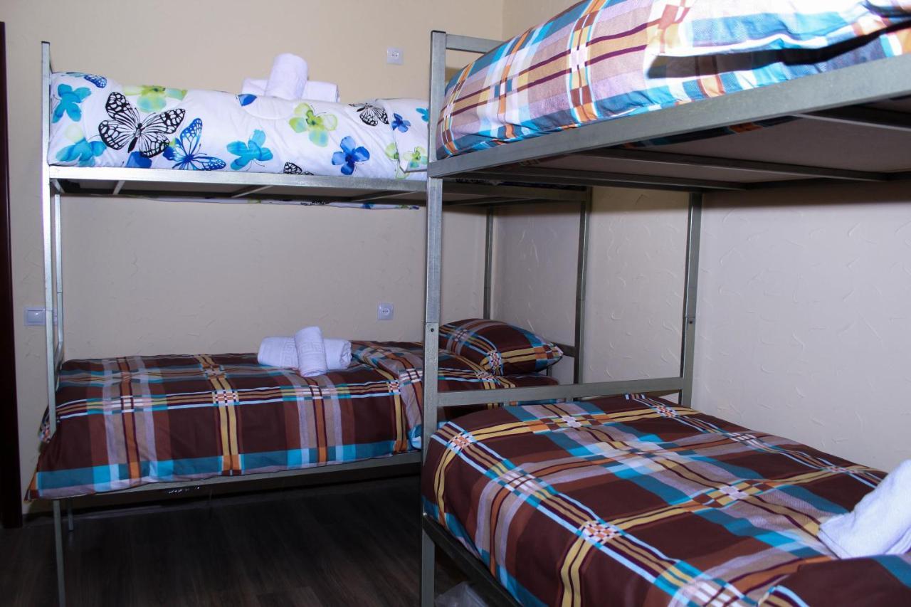 Bee Lucky Hostel And Tours Ереван Экстерьер фото