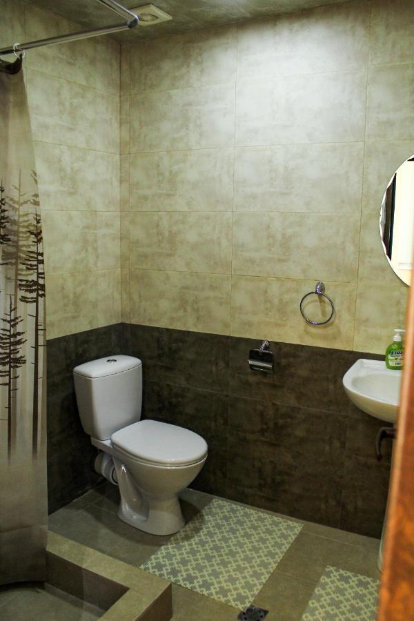 Bee Lucky Hostel And Tours Ереван Экстерьер фото