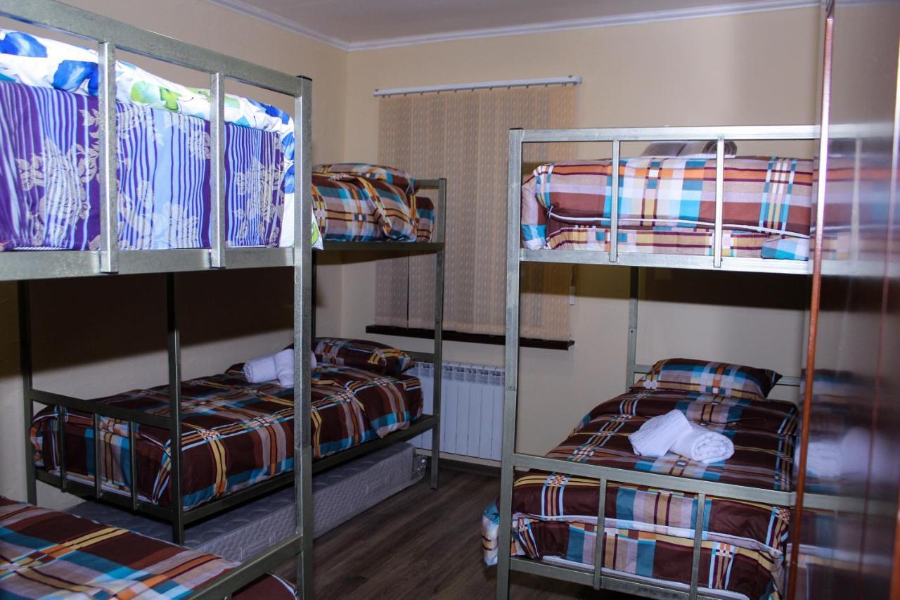 Bee Lucky Hostel And Tours Ереван Экстерьер фото