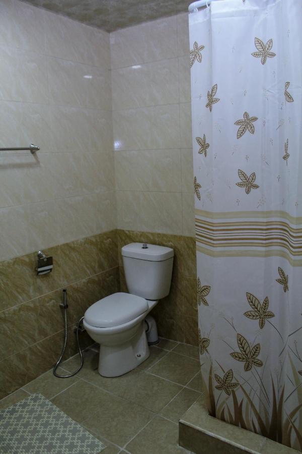 Bee Lucky Hostel And Tours Ереван Экстерьер фото